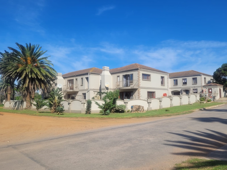 To Let 3 Bedroom Property for Rent in Paradise Beach Eastern Cape